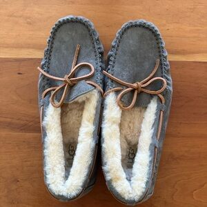 UGG women’s slippers